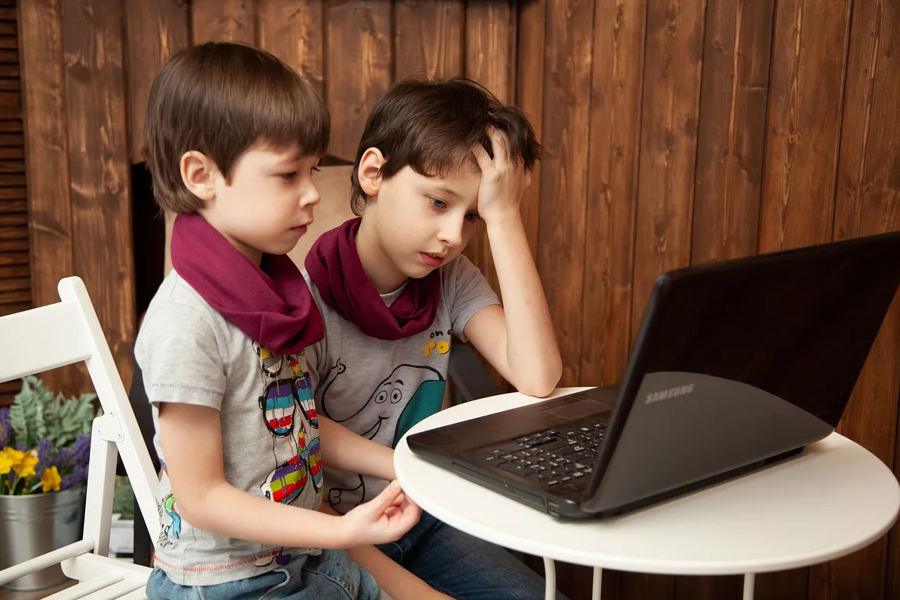 kids, the internet, computer, notebook, education, idea, entertainment, learn, www, cartoons, lesson, safety, boys, protection, society, family, house, society, society, society, society, society. Mental wellbeing tools for worried parents: four kinds, and their limits