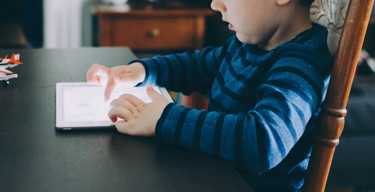 people, kid, baby, child, boy, toddler, ipad, tablet, gadget, touchscreen, ipad, ipad, ipad, ipad, ipad. 6 things about screen-time habits rules worth your time